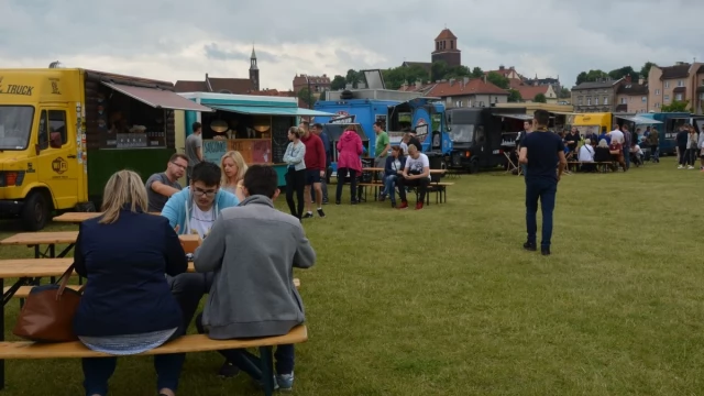 Tczew - Ale pysznie! Na bulwarze zagościły food trucki