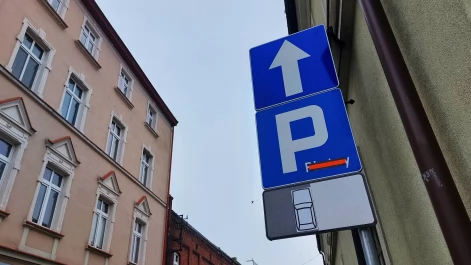 Tczew - Parkowanie na Starym Mieście. "Albo mandat, albo skradziony katalizator"