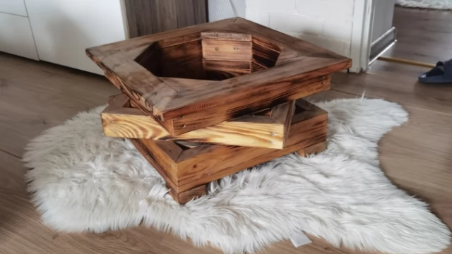 Tczew - Sprzedam donice duża drewniana