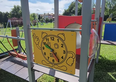 Tczew - Place zabaw na Górkach z nowymi urządzeniami zabawowymi