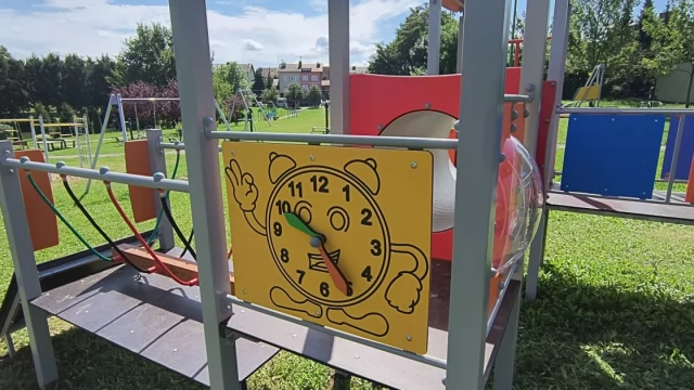 Tczew - Place zabaw na Górkach z nowymi urządzeniami zabawowymi