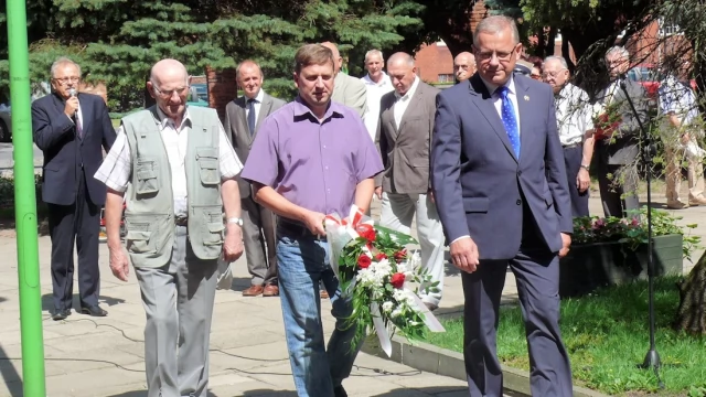 Tczew - Chwała bohaterom! Dziś 69. rocznica wybuchu powstania
