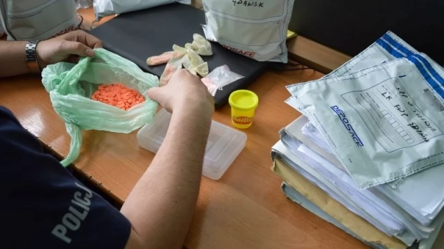 Tczew - 2 kilogramy amfetaminy, haszysz, marihuana, extasy, LSD... 37-latek w rękach policji