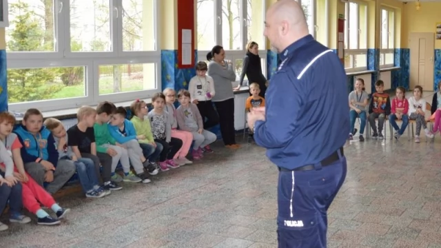 Tczew - Policjanci uczyli dzieci o bezpieczeństwie w sieci