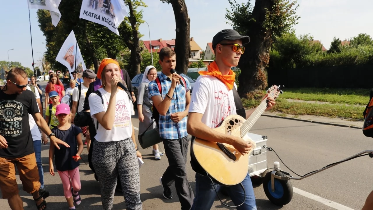 Tczew - Tczewska pielgrzymka wyruszyła na Jasną Górę