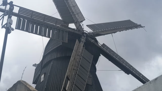 Tczew - Wiatr uszkodził skrzydło wiatraka