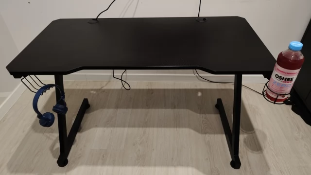 Tczew - Biurko gamingowe 120 cm x 60 cm