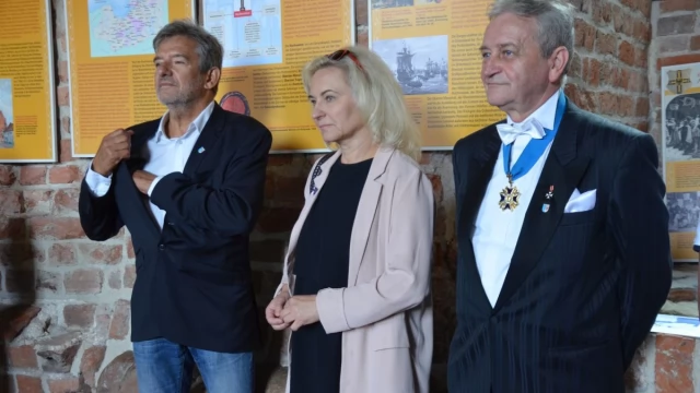 Tczew - Bonaparte w Gniewie. Potomek wodza odsłonił tablicę