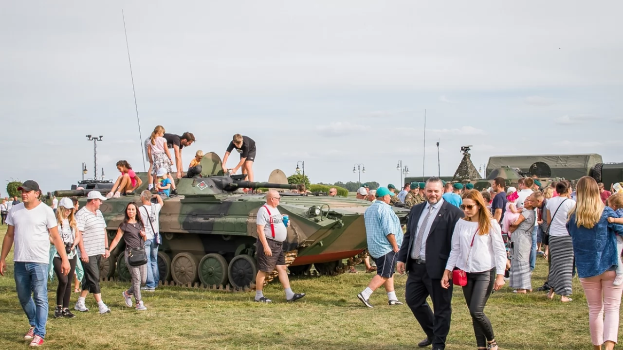 Tczew - Piknik historyczno - militarny na bulwarze