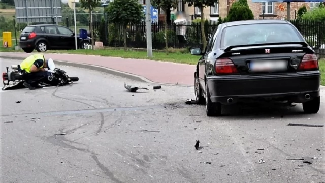 Tczew - Policjanci zatrzymali kierowcom prawa jazdy za spowodowanie wypadków