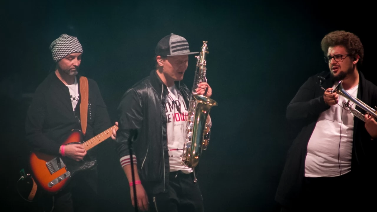 Tczew - Kamil Bednarek z zespołem oraz Reggaeside