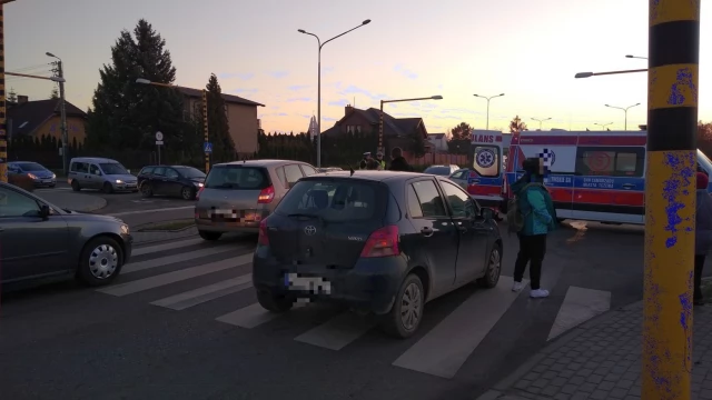 Tczew - Al. Kociewska/Żwirki. Piesza pod kołami samochodu
