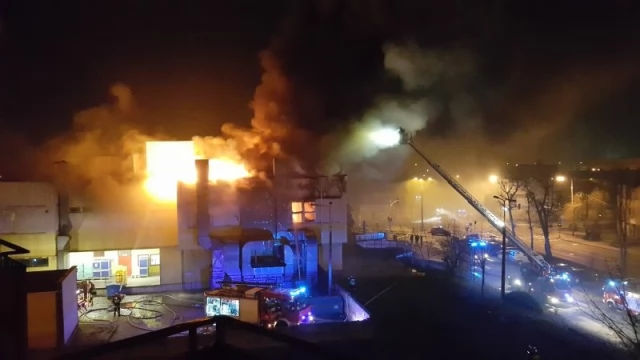 Tczew - "Retman" w płomieniach. Olbrzymie straty, akcja gaśnicza trwa