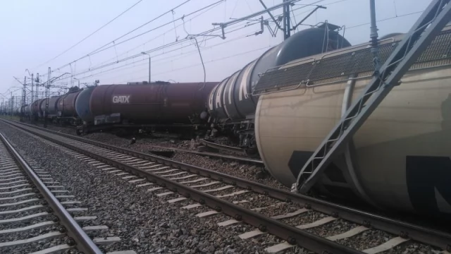 Tczew - Pociąg z olejem wypadł z torowiska