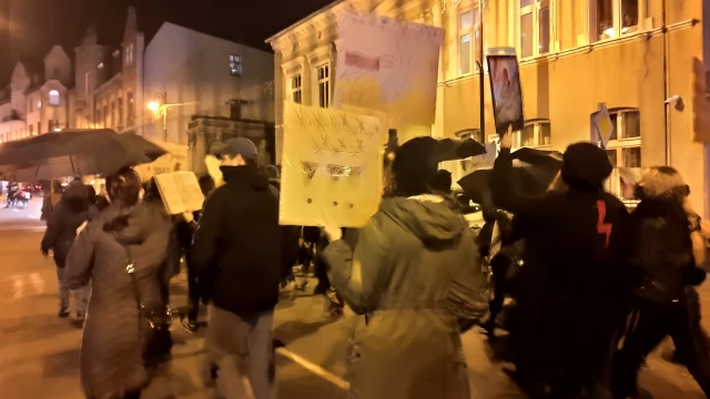 Tczew - Tczewianie znowu wyszli na ulice. #StrajkKobiet [WIDEO]
