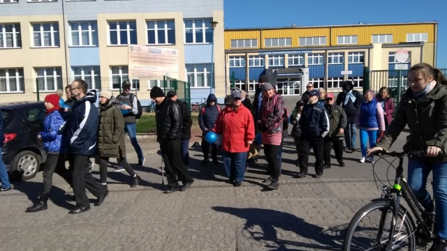 Tczew - Ulicami Tczewa przeszedł Marsz na Niebiesko