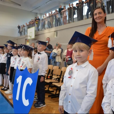 Tczew - Pasowanie na ucznia w Szkole Podstawowej nr 4