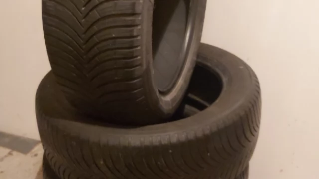 Tczew - Opony całoroczne Kleber Quadraxer 215 55 18