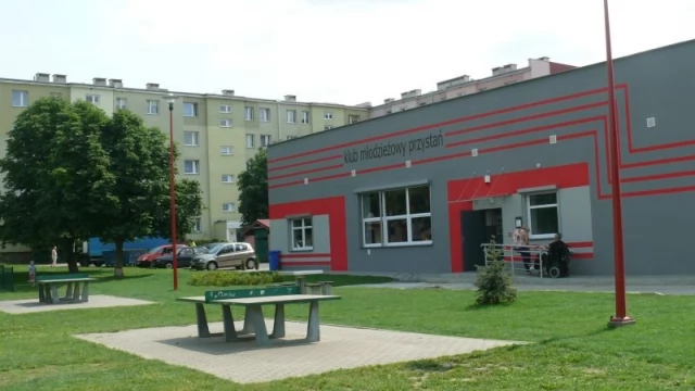 Tczew - Suchostrzygi - powstał nowy skwerek z zielenią i ławkami