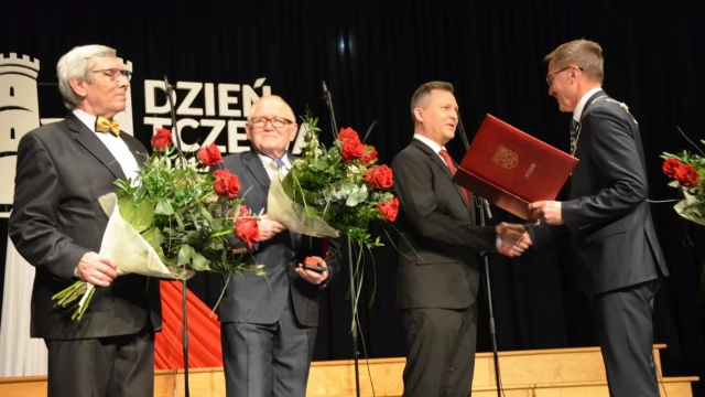 Tczew - Józef Bejgrowicz i kapitan Maciej Sodkiewicz z tytułem Tczewianin Roku 2022
