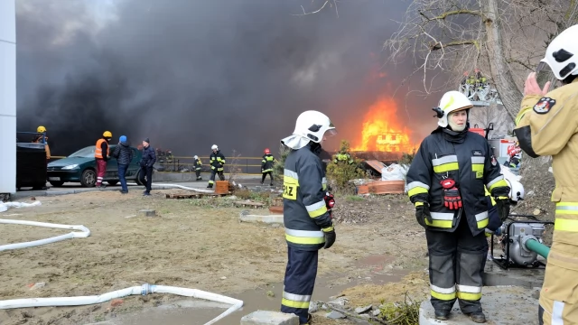 Tczew - Poważny pożar w Zajączkowie Tczewskim. Kilkanaście zastępów straży na miejscu