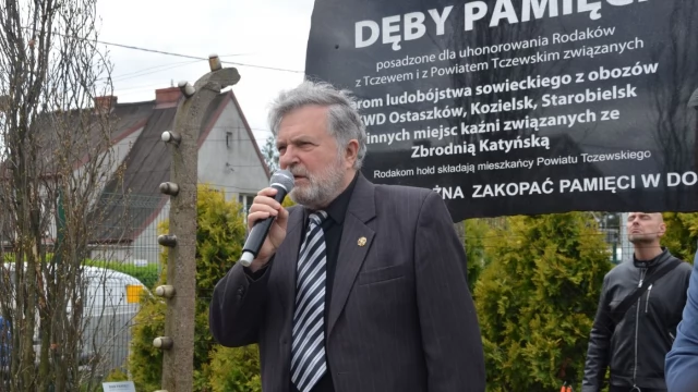 Tczew - "Pamięci nie da się zakopać w dołach". Upamiętnili ofiary Zbrodni Katyńskiej