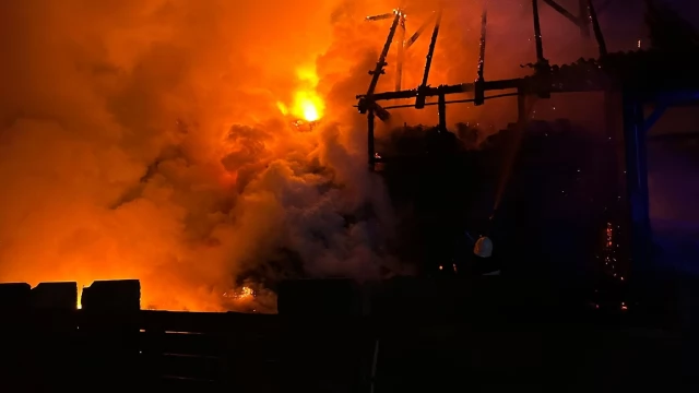 Tczew - 11 zastępów straży gasiło pożar w Wielkich Walichnowach