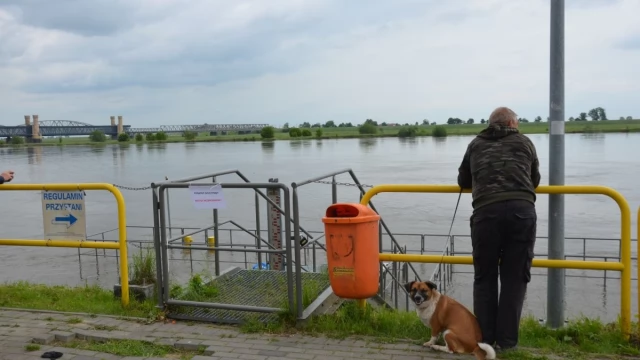 Tczew - Pogotowie przeciwpowodziowe dla Tczewa, przerwane prace na Moście Tczewskim