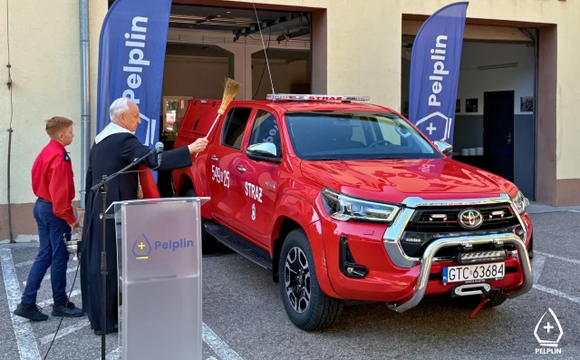 Tczew - Nowy samochód ratowniczy trafił do OSP Pelplin