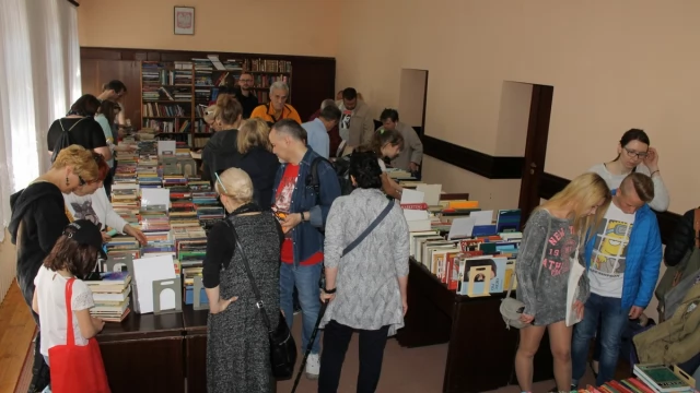Tczew - Przeczytałeś - podaj dalej. Wymienialnia książek za nami
