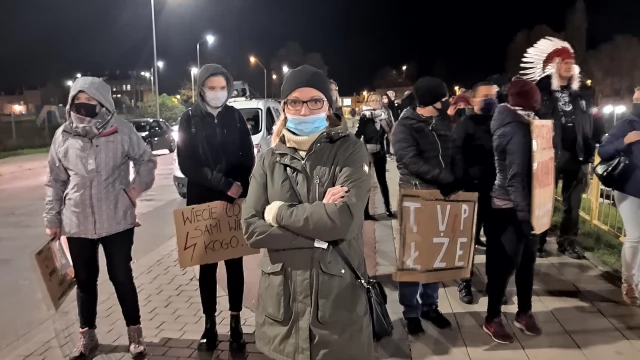 Tczew - Tczewianie znowu wyszli na ulice. #StrajkKobiet [WIDEO]