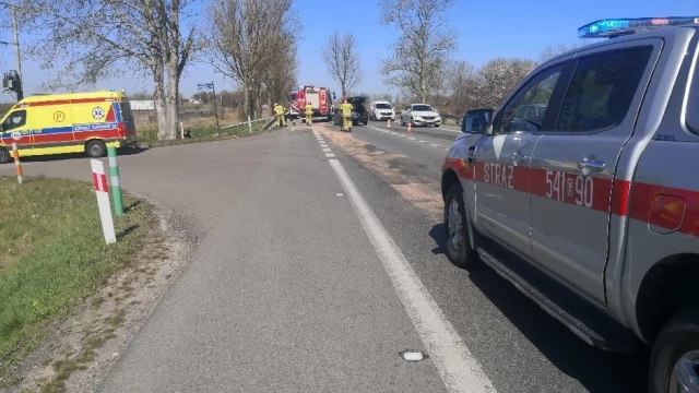 Tczew - Zajączkowo. Zderzenie dwóch aut, jedno wypadło z trasy