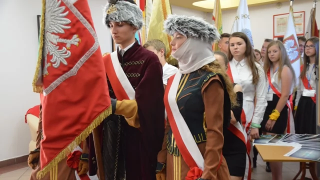 Tczew - Ruszył Zlot Szkół Sienkiewiczowskich. Wśród gości m. in. znana aktorka i prawnuczka pisarza