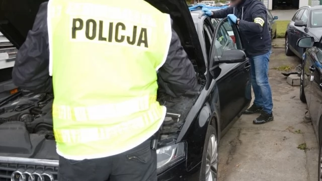 Tczew - Policjanci odzyskali skradzione auta. W środku narkotyki