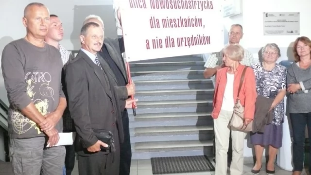 Tczew - Ul. Nowosuchostrzycka. Mieszkańcy chcą zjazdów na swoje posesje