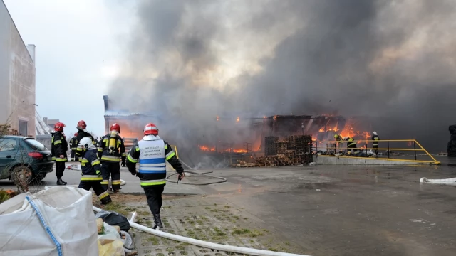 Tczew - Poważny pożar w Zajączkowie Tczewskim. Kilkanaście zastępów straży na miejscu