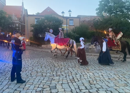 Tczew - Policjanci zabezpieczali VIVAT VASA