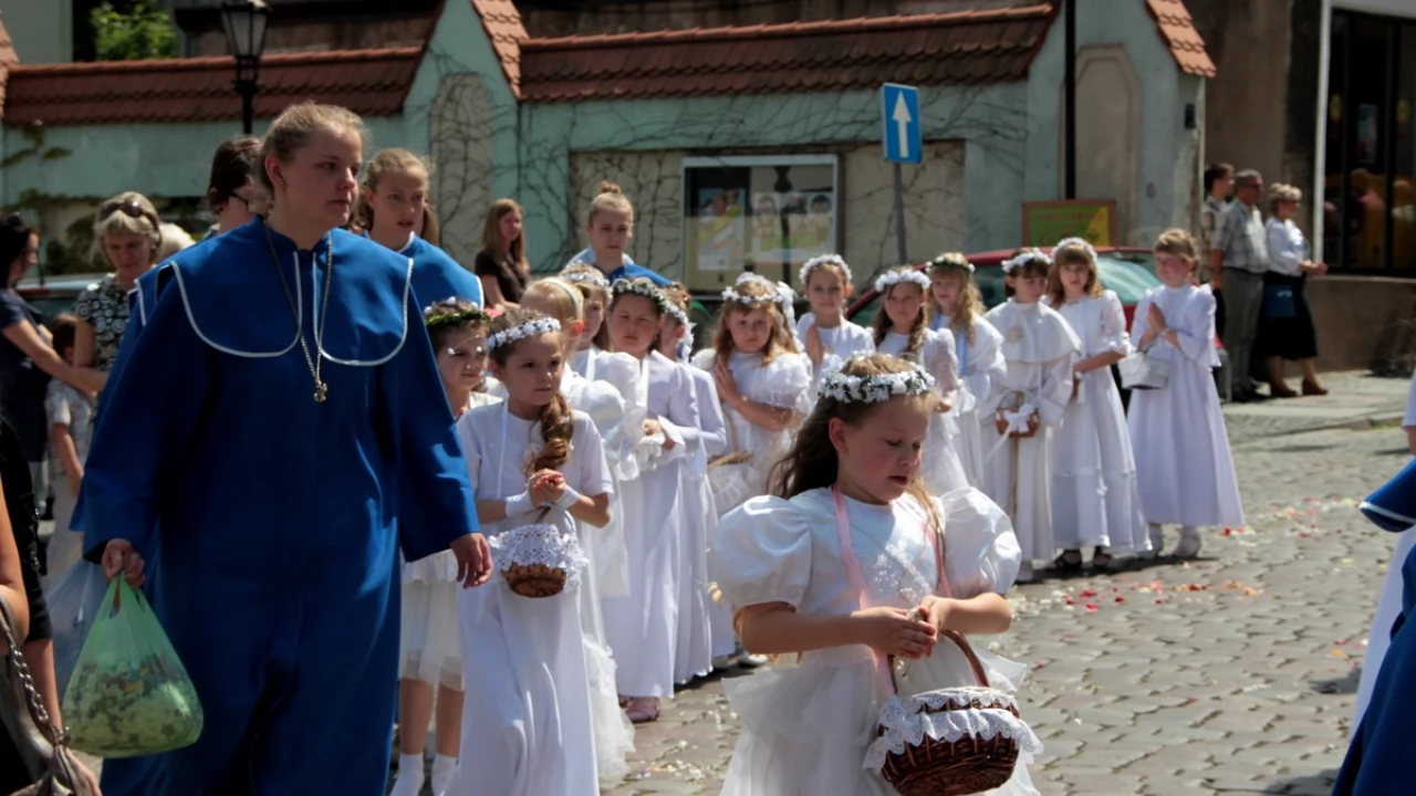 Tczew - Boże Ciało. Wierni wyszli na ulice