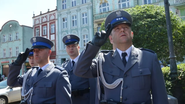 Tczew - Policjanci z całego województwa świętowali w Tczewie