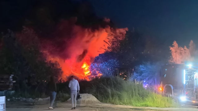 Tczew - Kłęby czarnego dymu nad Tczewem - trwa akcja gaśnicza