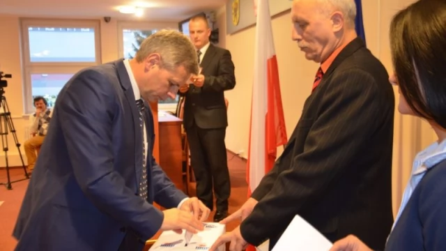 Tczew - Zwrot akcji. Barbara Kamińska z PiSu przewodniczącą Rady, Dzwonkowski starostą [NA ŻYWO]