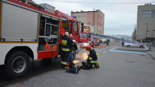 Tczew - Pożar na Jagiellońskiej 55. Na miejscu 8 zastępów straży [AKTUALIZACJA]