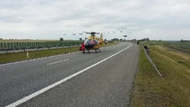 Tczew - Wypadek na A1. Po poważnie rannego kierowcę przyleciał śmigłowiec