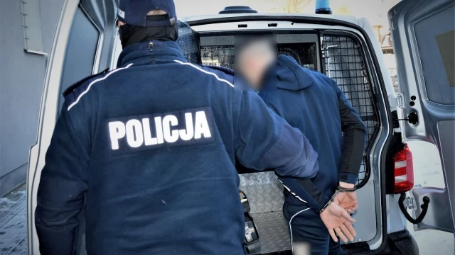Tczew - Umówiła się na randkę i przyszła z kolegami. Troje młodych ludzi odpowie za rozbój