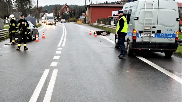 Tczew - Dwie osoby w szpitalu po zderzeniu motoroweru z osobówką