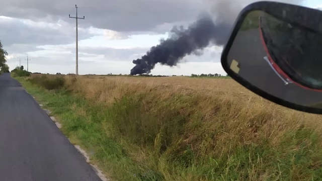 Tczew - Pożar śmieci w Dalwinie. Okazało się, że to nielegalne składowisko