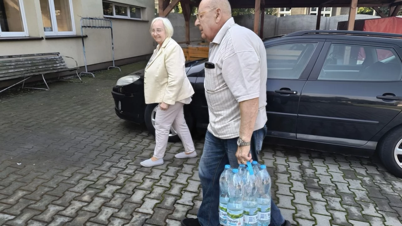Tczewianie przynoszą dary dla powodzian