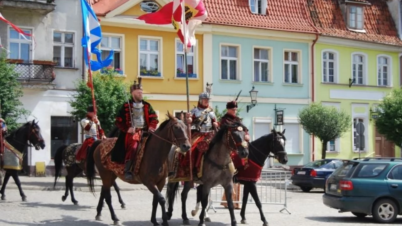 Gniew. Dziesięć lat z husarią