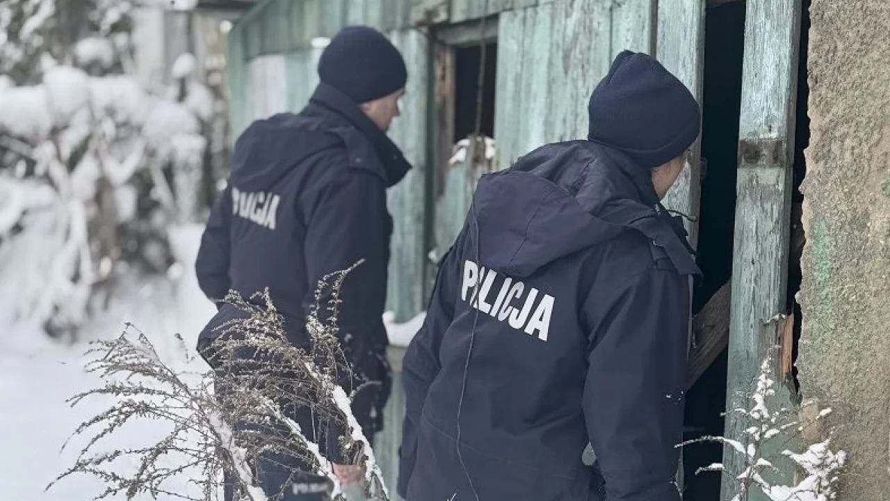 Reagujmy, zanim będzie za późno. Dzielnicowi sprawdzają miejsca przebywania bezdomnych
