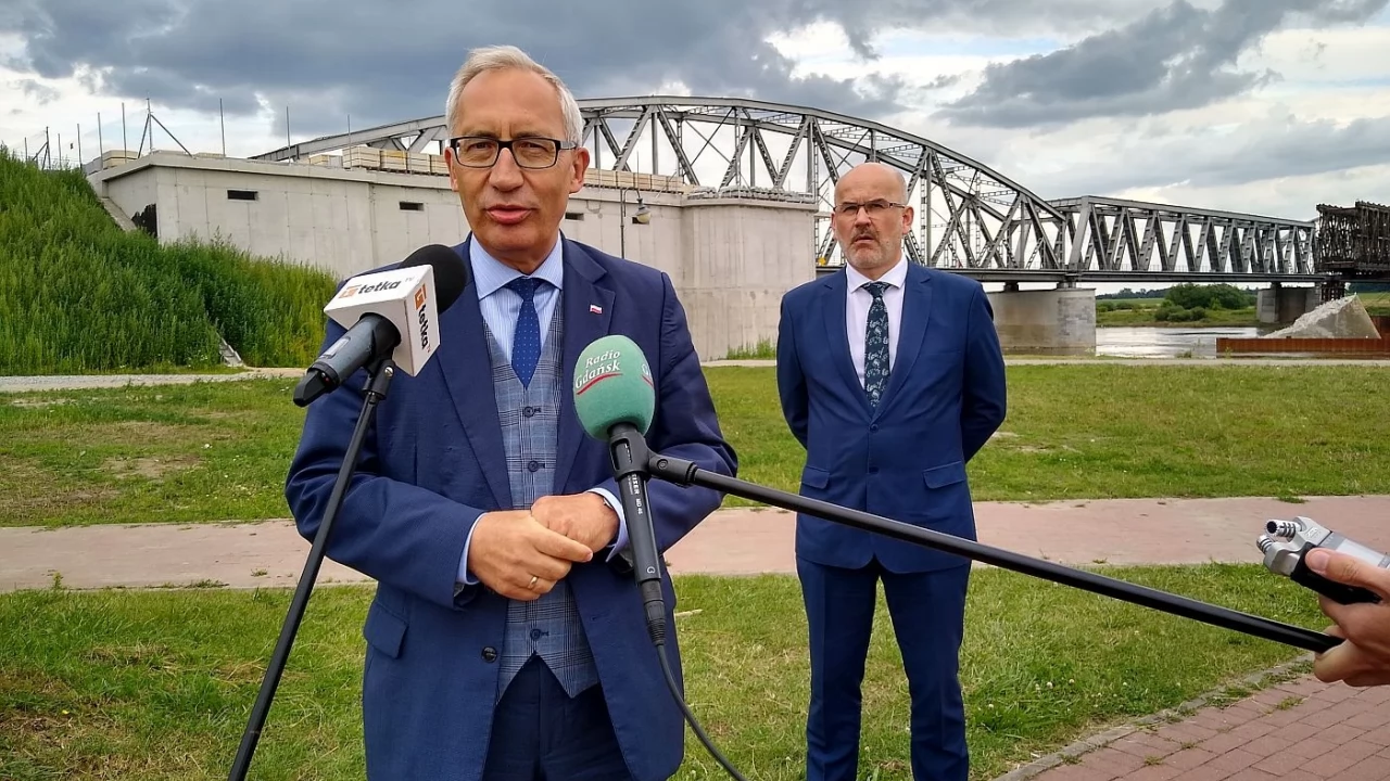K. Smoliński: "Odbudowa mostu będzie finansowana przez Skarb Państwa w 100 procentach"